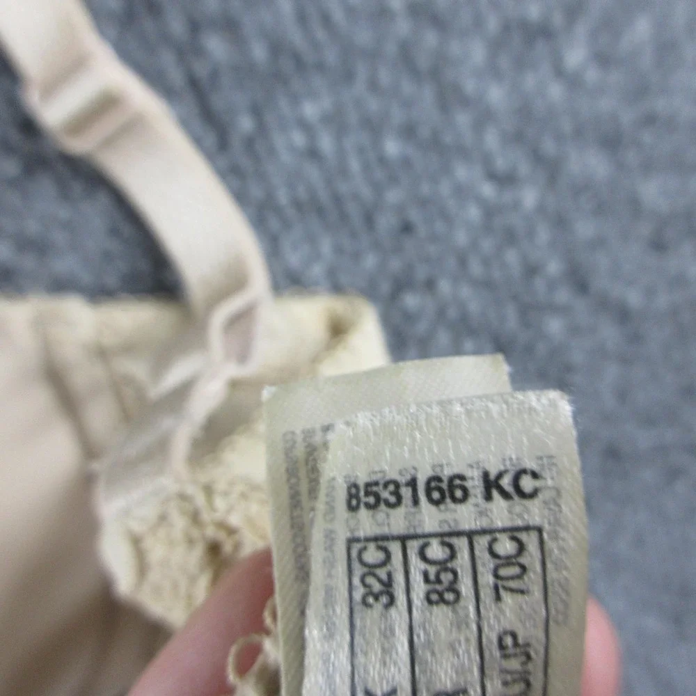 Wacoal Bra Womens 32C Beige T-Shirt Molded Padded Underwire Lace Everyday